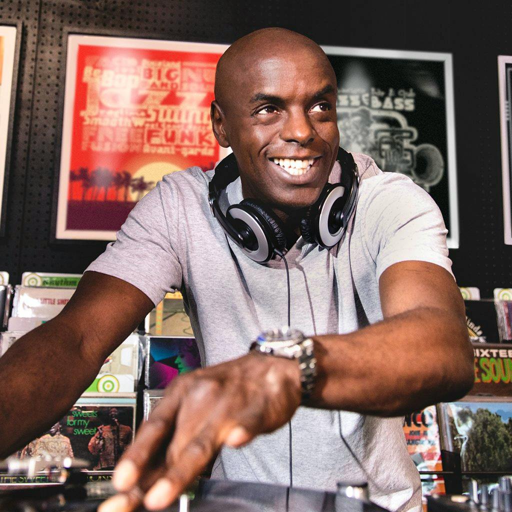 Trevor Nelson's 90s & 00s RNB Mixtape MANCHESTER : Xmas Party at Band On The Wall