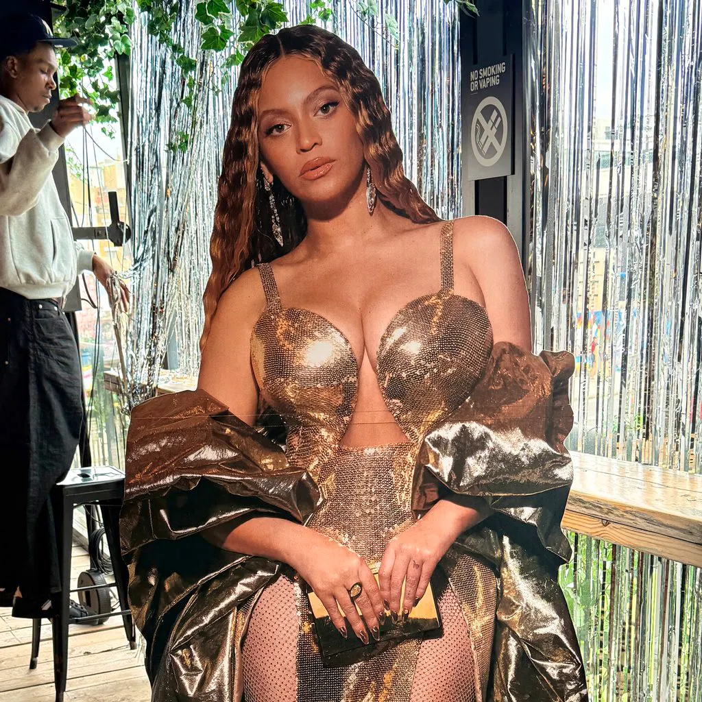 BEYHIVE Bottomless Brunch at Boxpark Liverpool