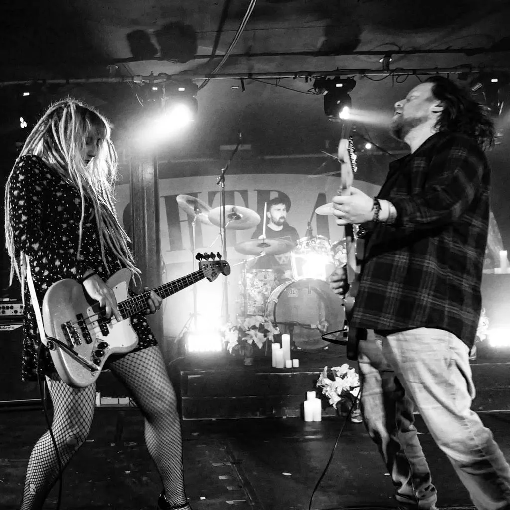 Seattle Thrift Store : A Tribute to Grunge at The Brickyard