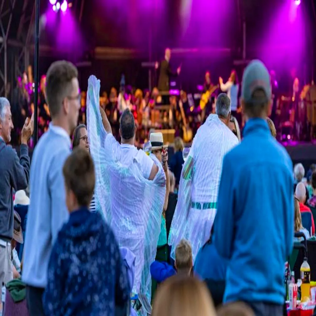 Bournemouth Symphony Orchestra summer nights at Corfe Castle