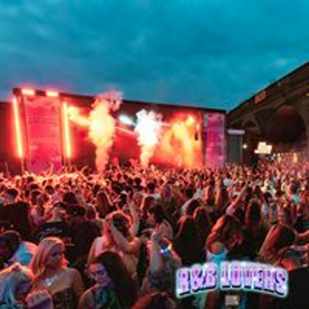 R&B Lovers - Outdoor Festival Junkyard Norwich at Junkyard