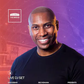 DJ Colin Francis at Bridgebar