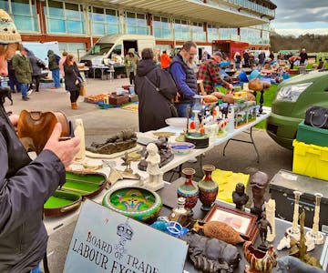 Lingfield Racecourse Antiques and Vintage Fair