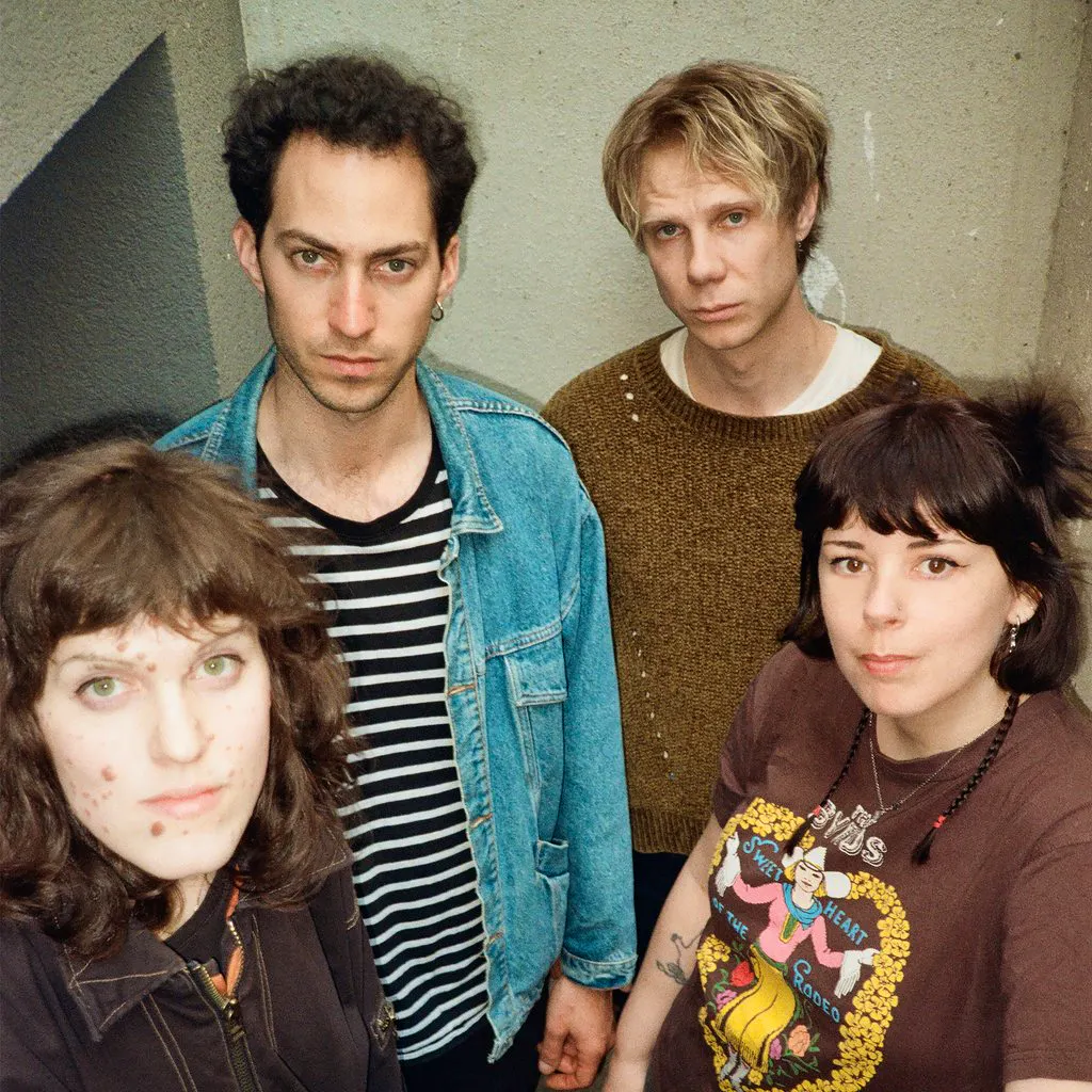 DC Presents: Dead Finks (Berlin) / Fashion Tips / Tradwife at Delicious Clam