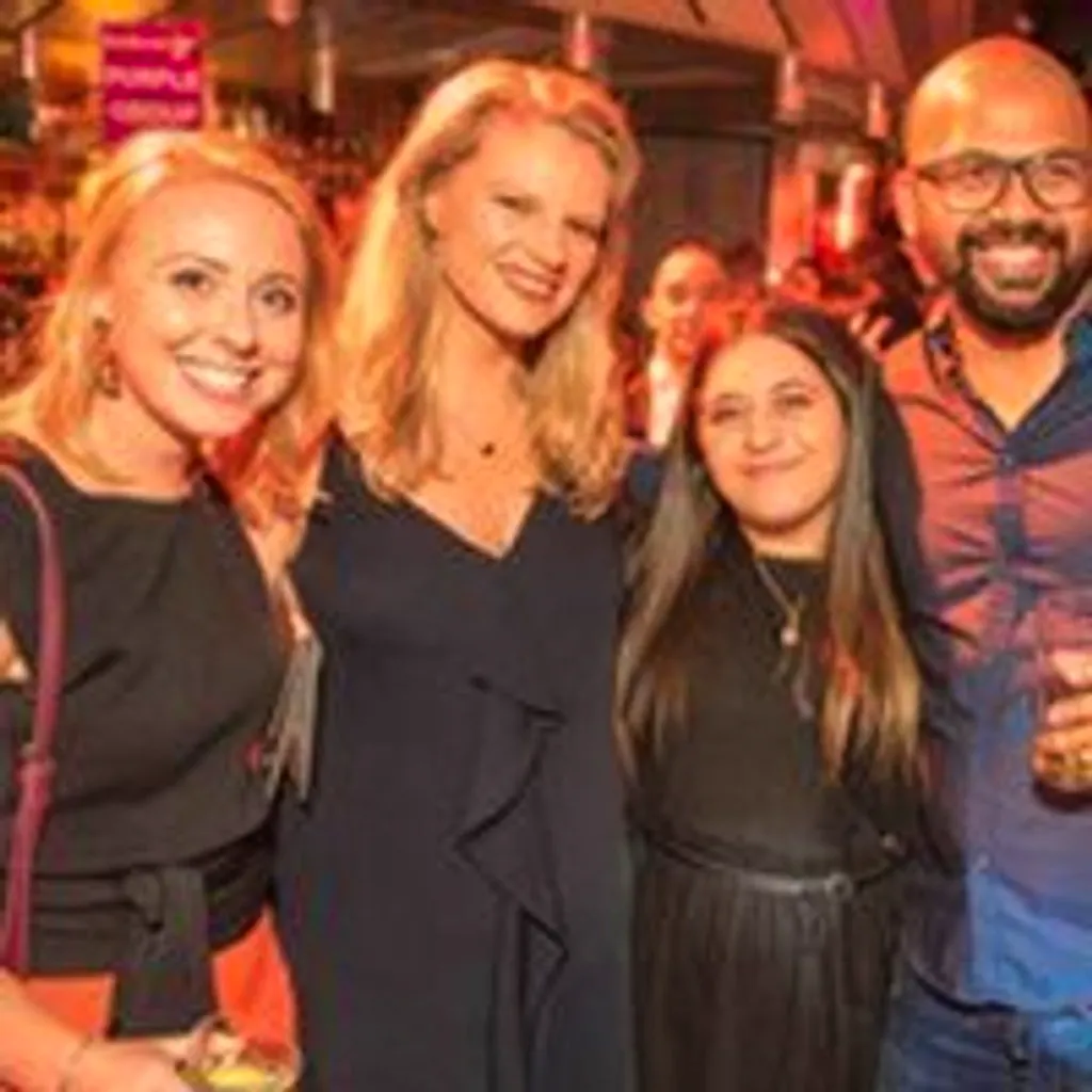 Singles Party London (Age Range: 30-50) *Free Welcome Drink* at All UK   All Bar One Be At One Las Iguanas Giraffe 