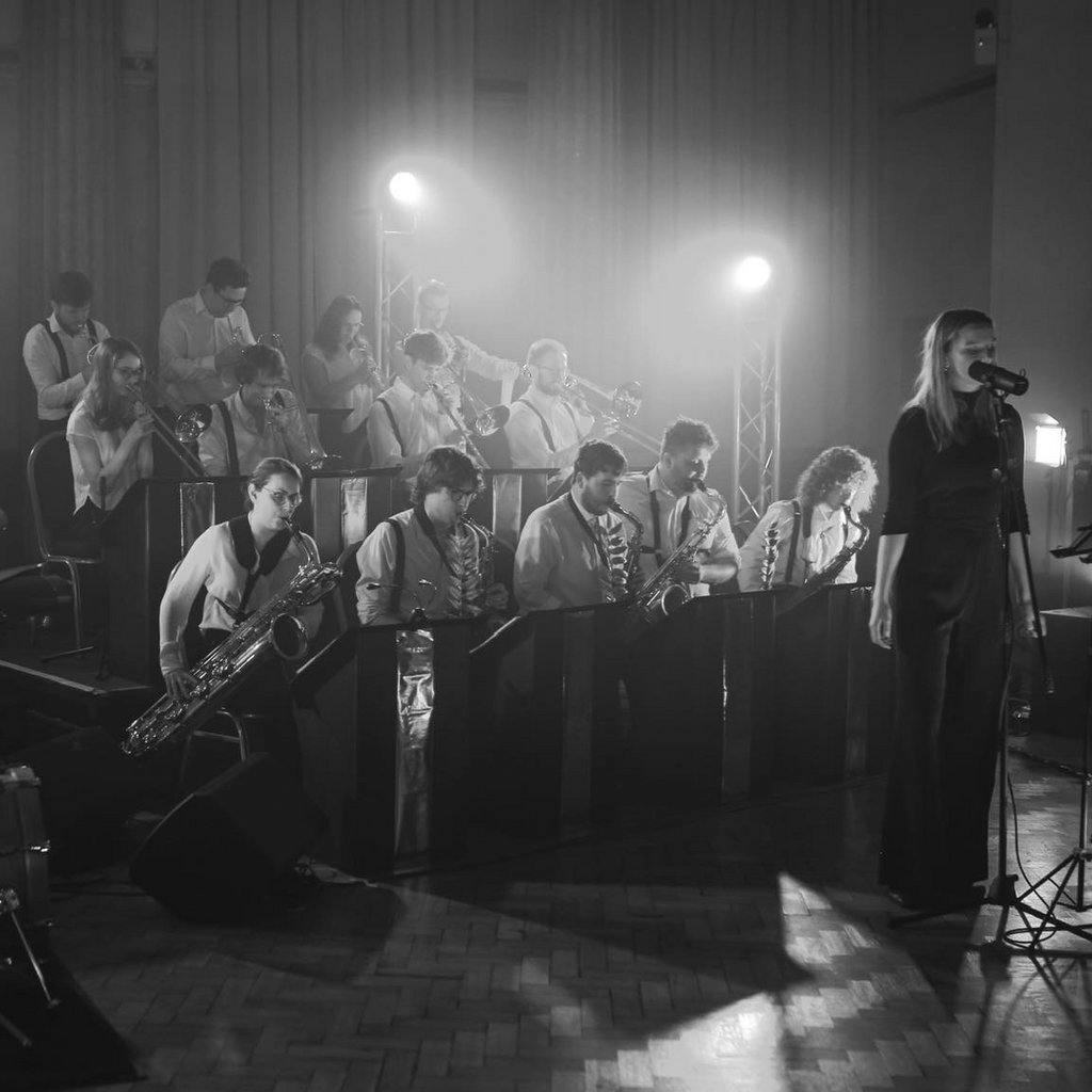 SIGLO SECTION Big Band Swansea Jazz Club Cu Mumbles Swansea Wed 17