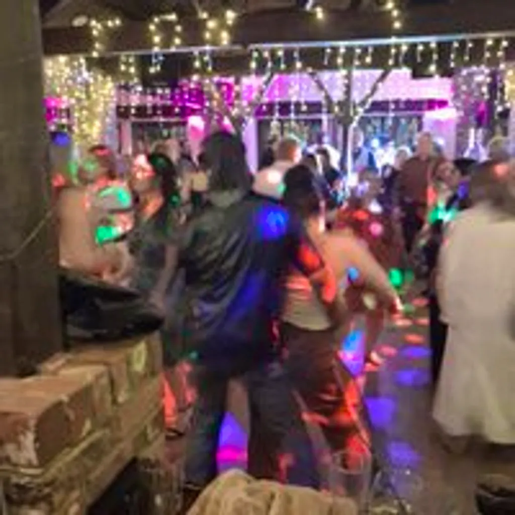 BIG Pre Christmas Singles Party Sat Dec 5 in Maidenhead Max 250 at Birds Hill Golf Club