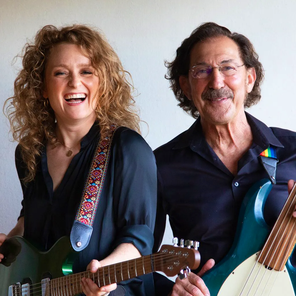 Alice Howe & Freebo (USA) at Thimblemill Library