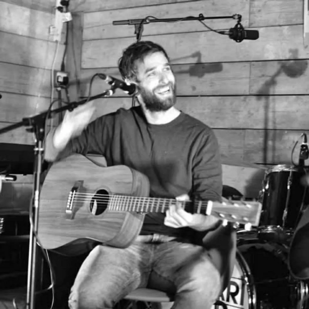 Live Music: Garry Giggs at Y Meirion! at Y Meirion