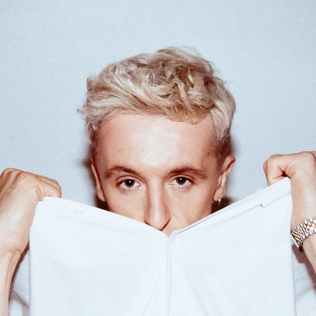 District presents DENIS SULTA (3 hour set) at District Cardiff