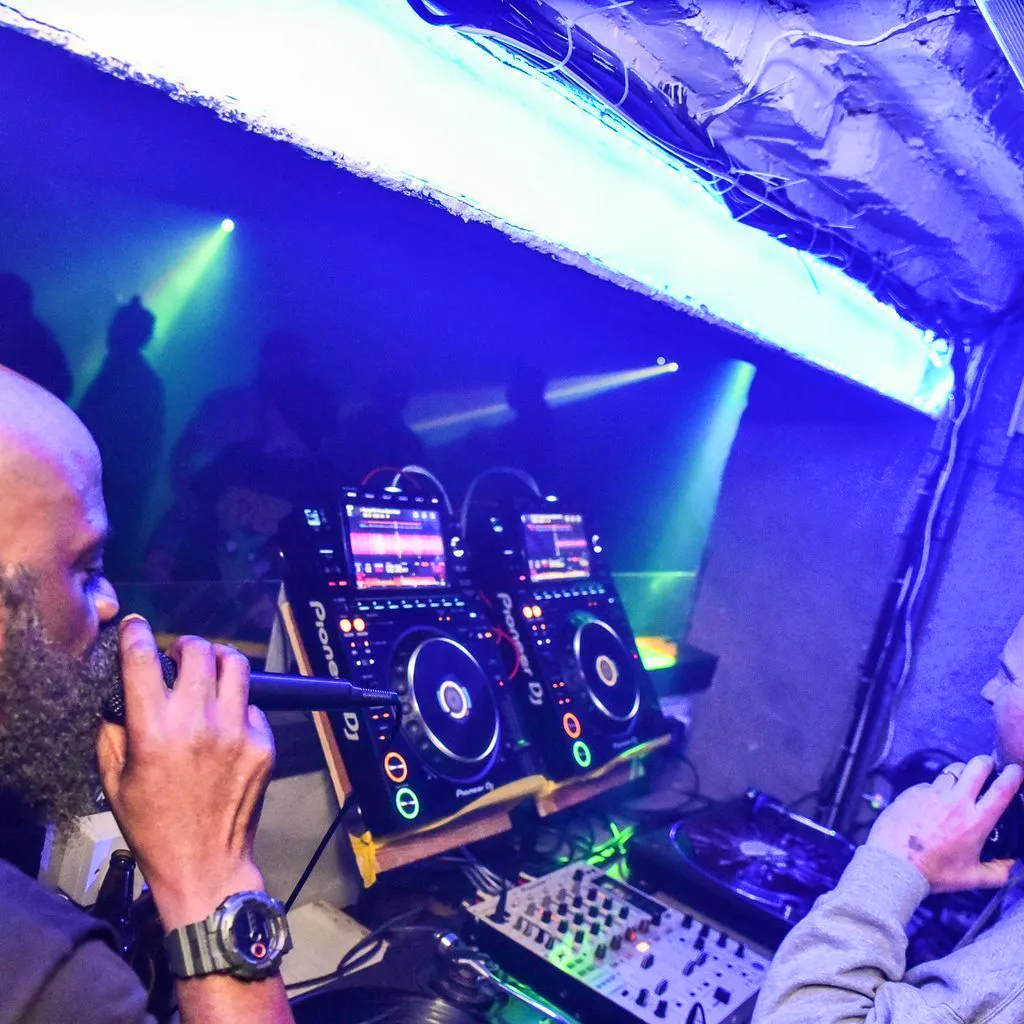 Old skool on the 1210s at Bad Habitz