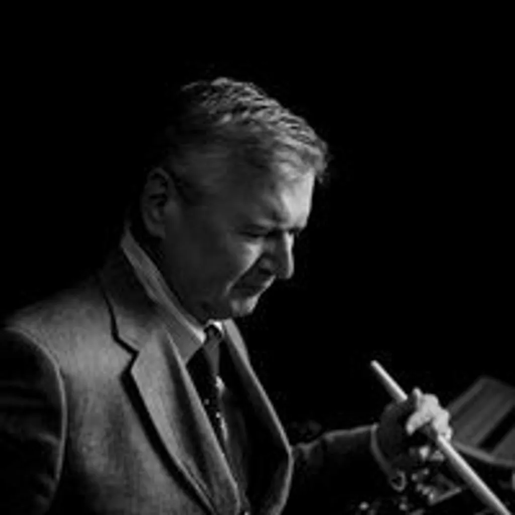 Steve White at The Cluny