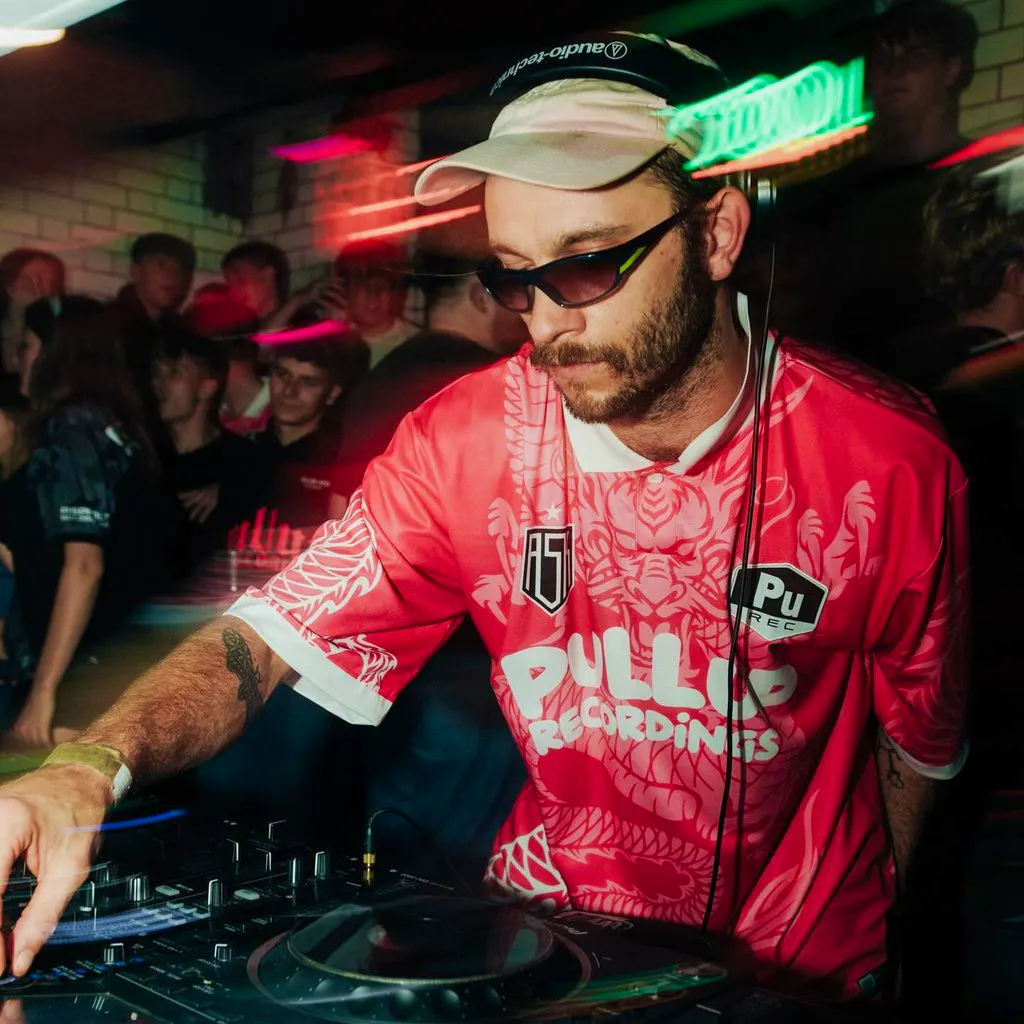 A Warped Halloween: Samurai Breaks, Napes, Settle Down + more at Meraki 