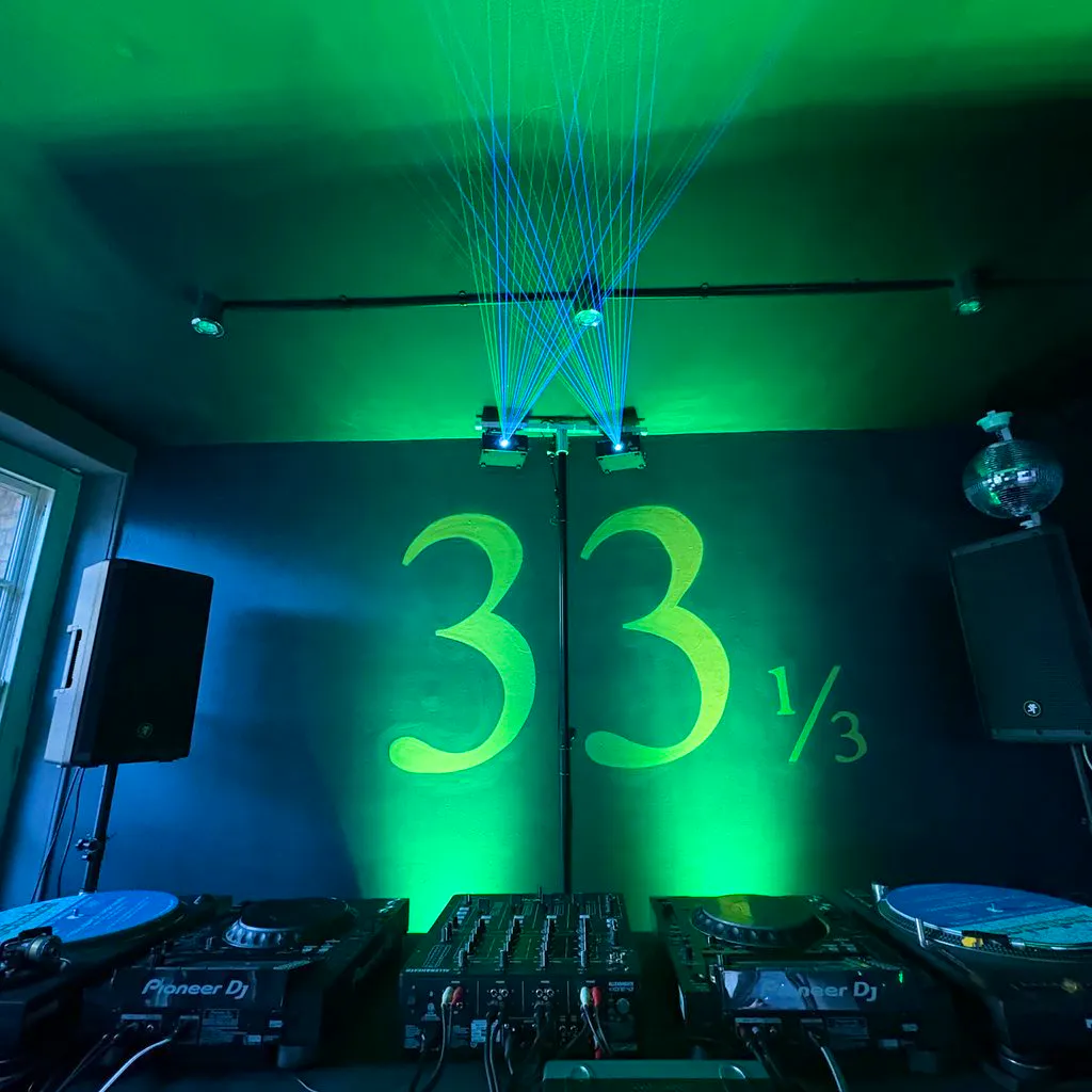 33 1/3 Bottomless Dinner at 33 1/3 Bar And Performing Arts Venue