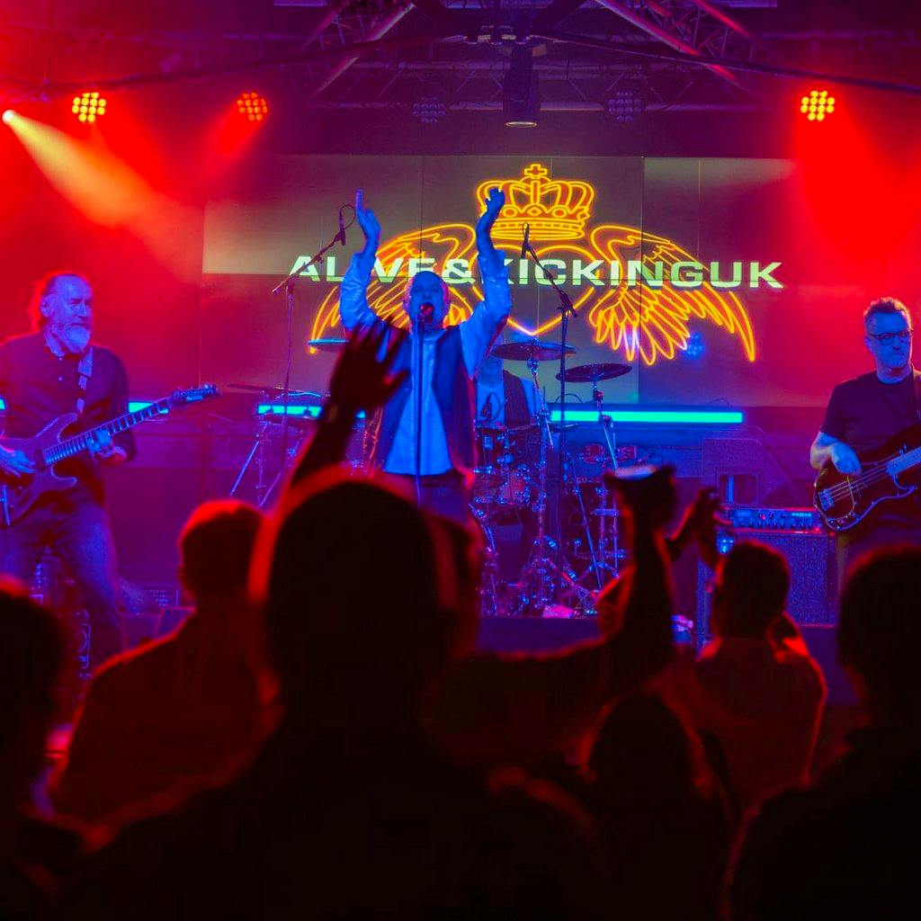 ALIVE & KICKING UK  Warrington Irish Club - Simple Minds Tribute at The Irish Club