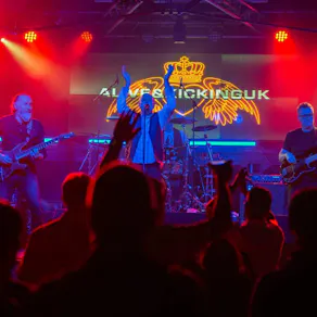 ALIVE & KICKING UK Warrington Irish Club - Simple Minds Tribute