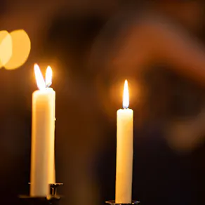 Christmas Carols by Candlelight (8pm)