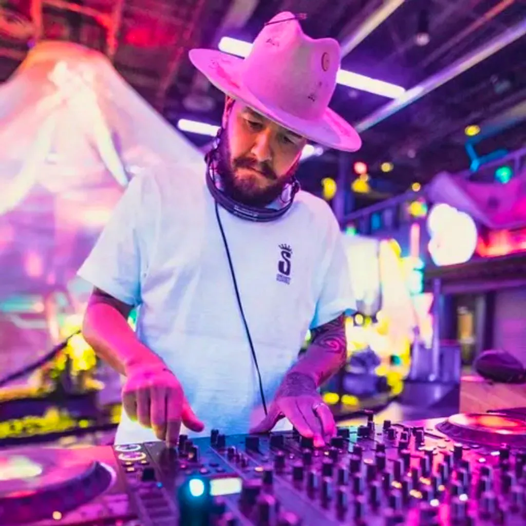 Fergie - Vinyl Sessions (Open to Close) at Tramshed Cardiff