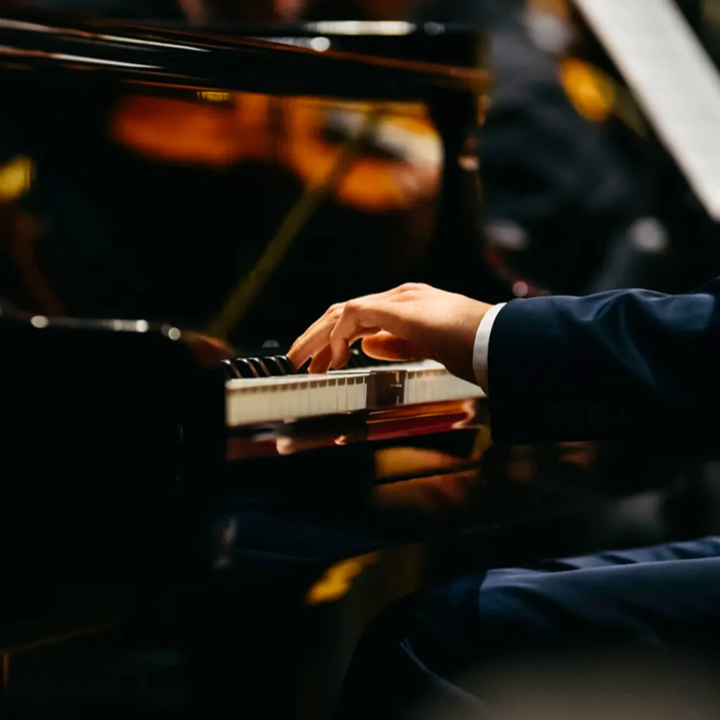 Chopin and Champagne at Christmas by Candlelight at St James Piccadilly