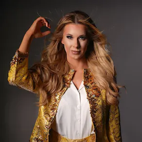 January Butler as Céline Dion