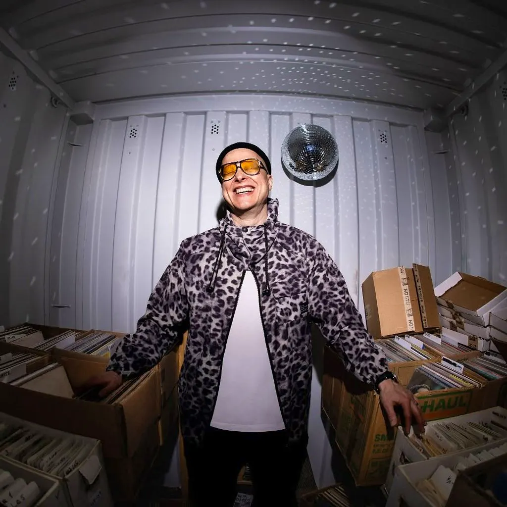 Old Skool late night 'Block' party with special  guest DJ Swerve at The Elmhurst