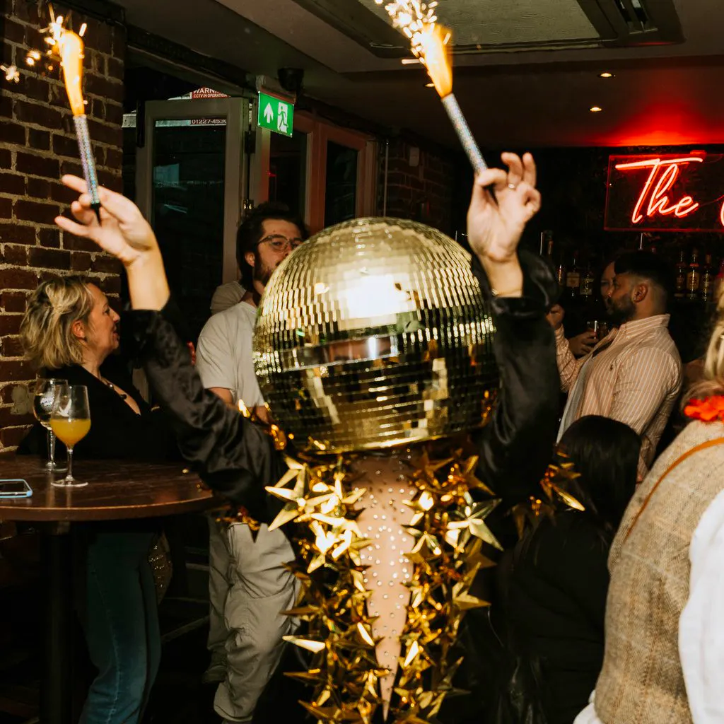 Throwback R&B & Hip Hop Bottomless Brunch at The Cuban