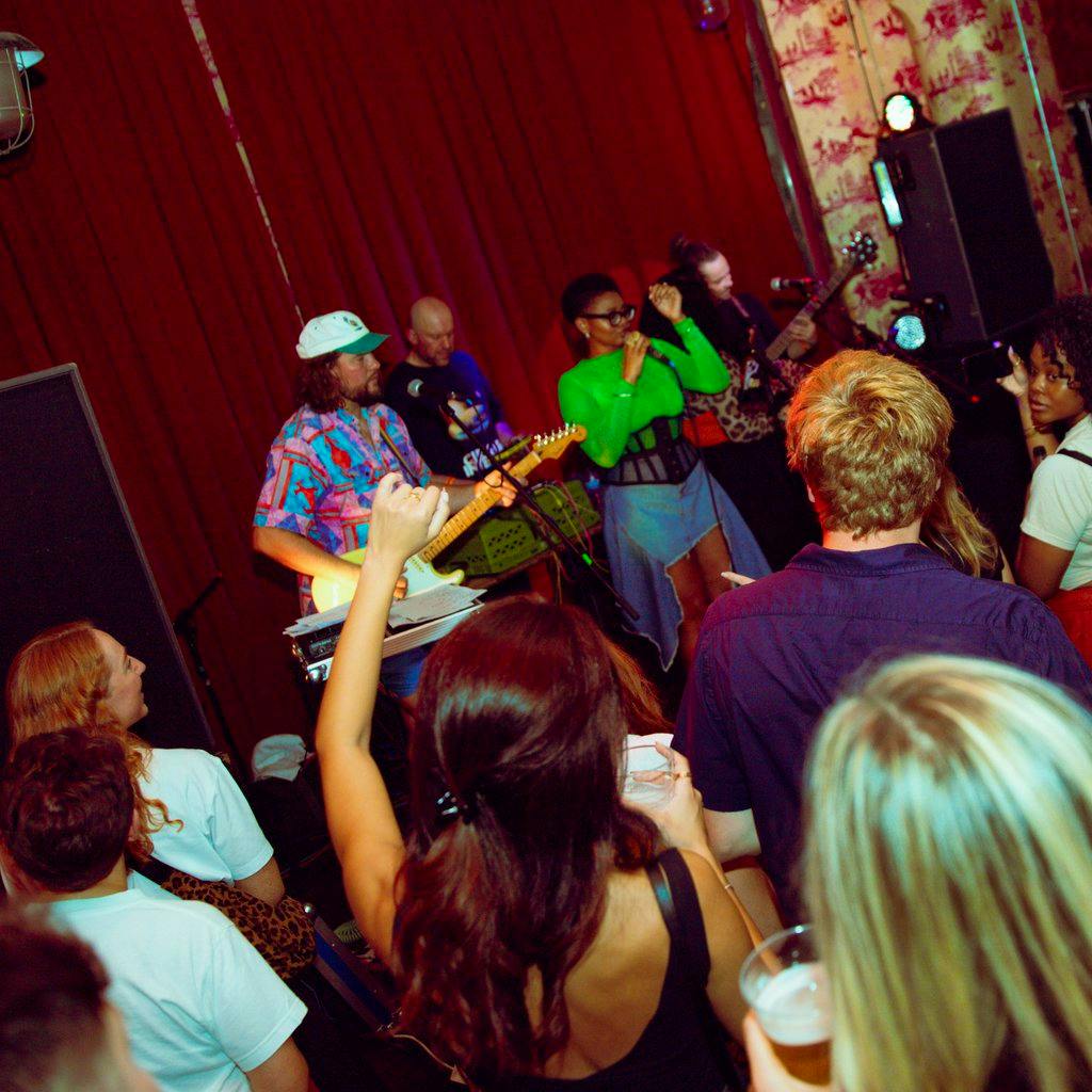 Girls of the Internet (Live) at The Horn