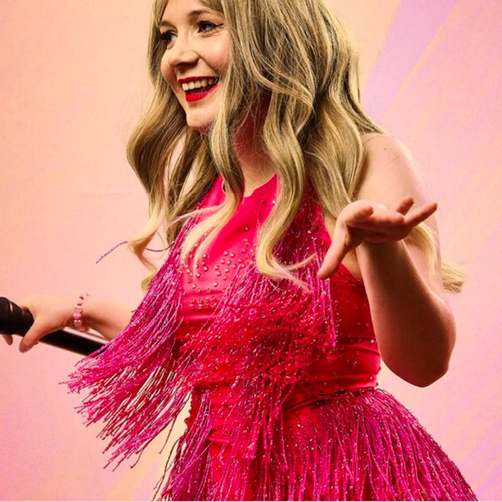 Taylor Swift Tribute by Anna - A Family Friendly Show at Louis Bar