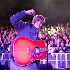 Jonny Blade - Debut Headline