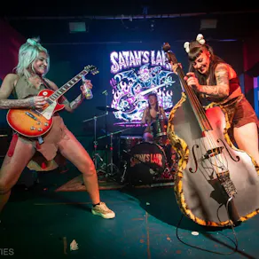 Cavegirl and The Neandergals - Live @ Billy's