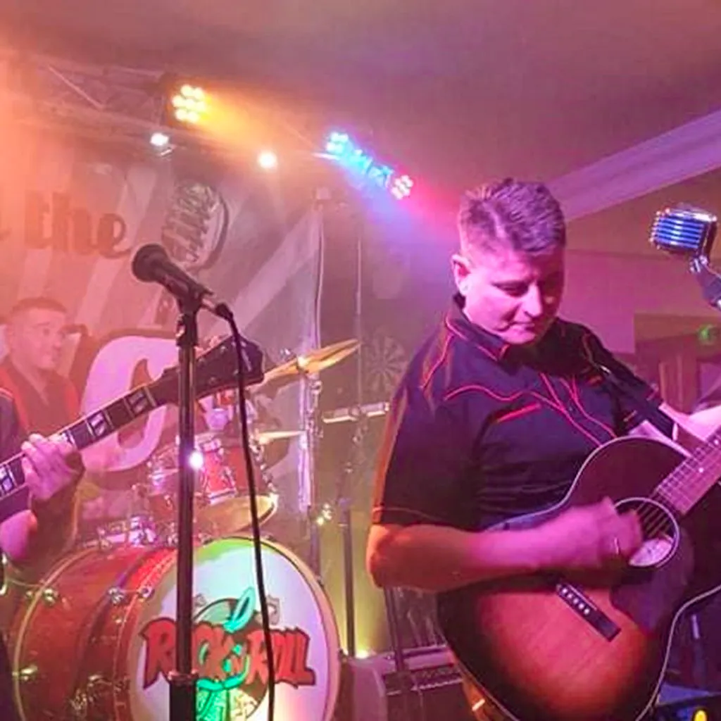 Ricky and The Retros - Live @ Billy's at Billy Bootleggers Nottingham