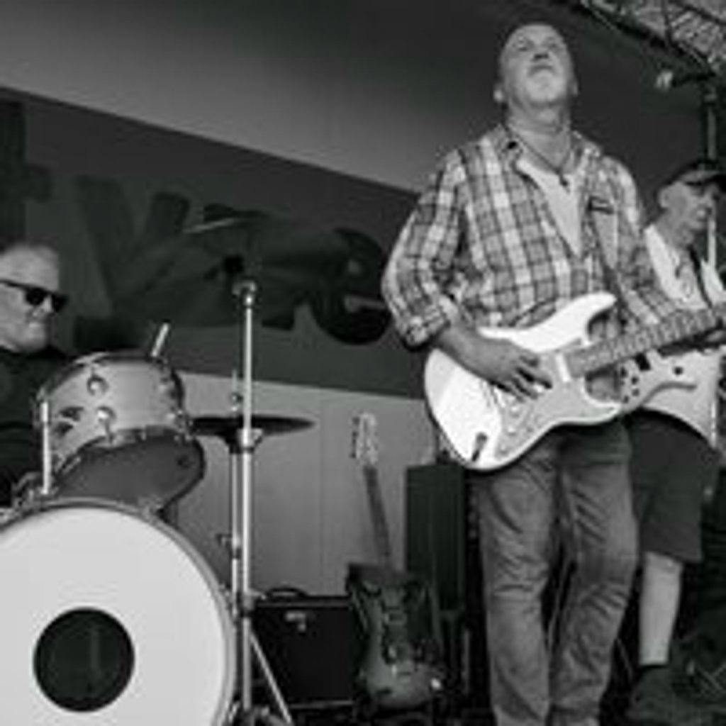 The Captains Crew - Live @ Billy's at Billy Bootleggers