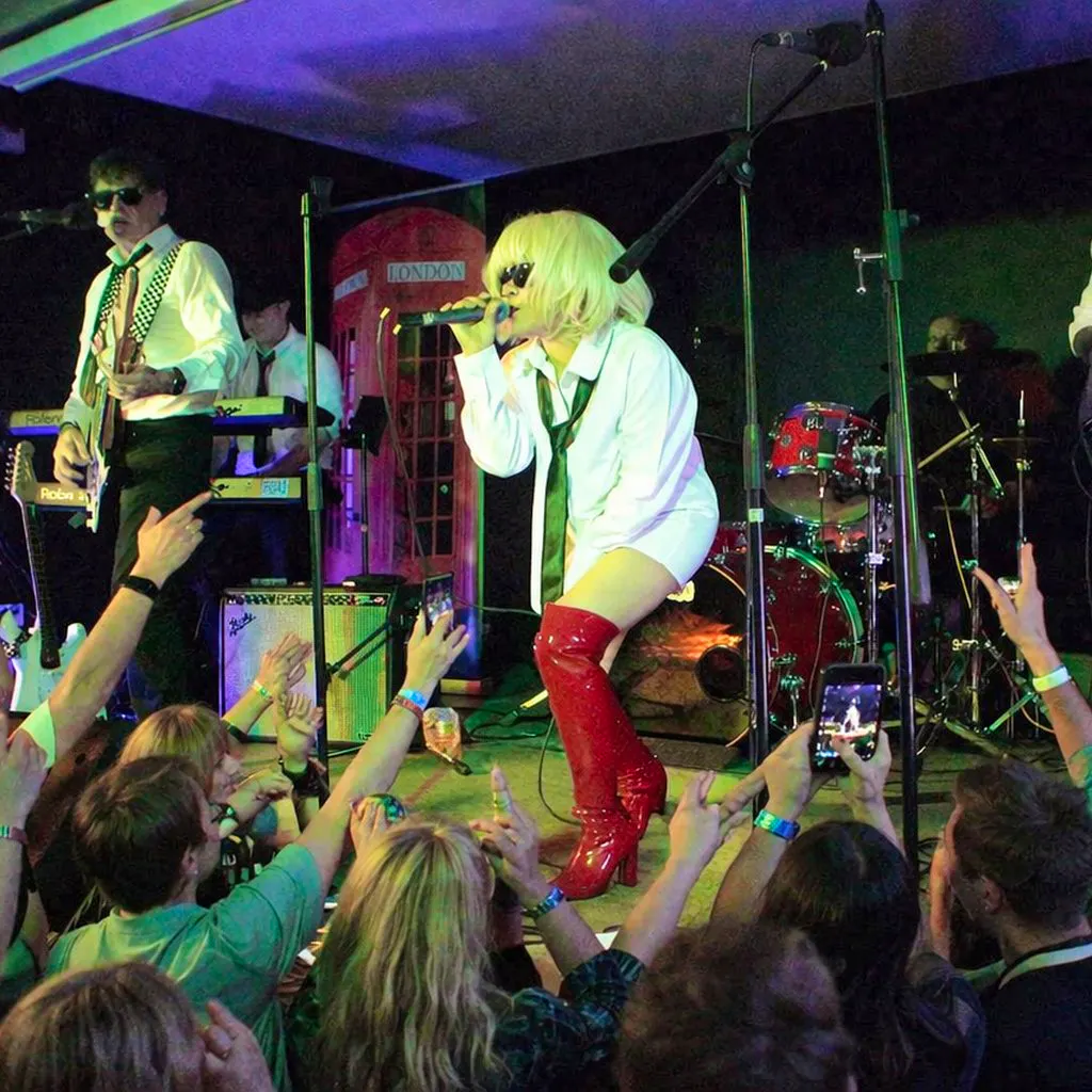 Kinda Blondie plus support from Red Frame at O'Rileys at ORILEYS LIVE MUSIC VENUE