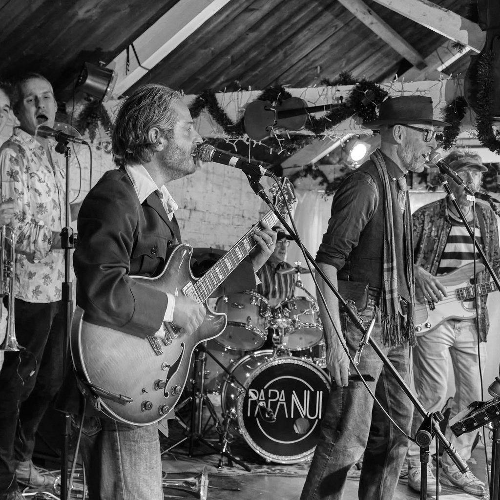 Papa Nui, Velvett & Jumping the Gun at Lockside Camden