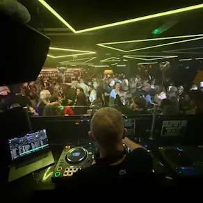 Neil Cowie's Afternoon Disco 70's vs 80's pt2