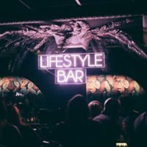 Lifestyle Bar Presents: Free Xmas Party