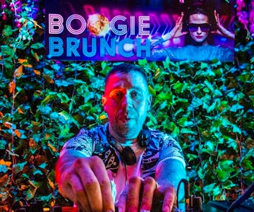 Boogie Brunch Christmas party with Stevie Lennon