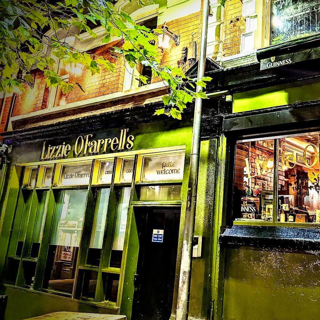 Bank Holiday Sunday at Lizzie O’Farrells