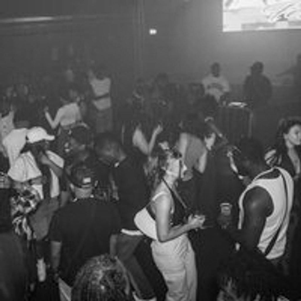 FUTURORA: PRESS PLAY ft MANIAC017 & MAZE x MXTREME at CAVE