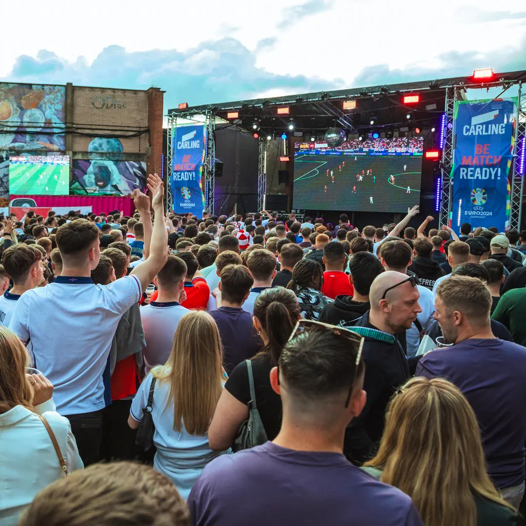 Luna Springs England Fan Zone :: Round of 32 at Luna Springs Digbeth 