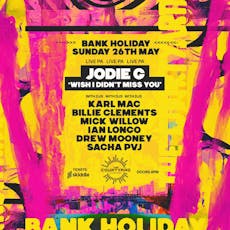 Bank Holiday Sunday @ The Courtyard at The Courtyard