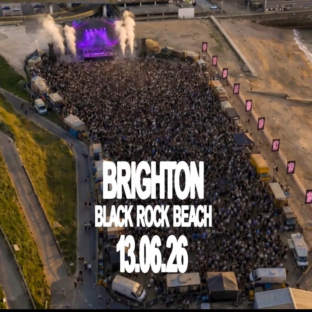 Puzzle: Open Air Brighton Beach at Central Park Brighton Seafront
