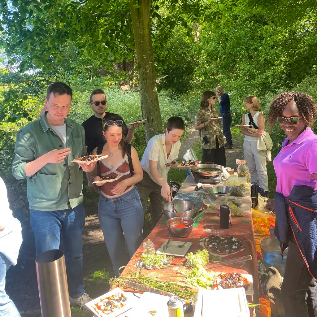 Wild Food & Fungi Forage for Nepalese Momo at Hackney Marshes