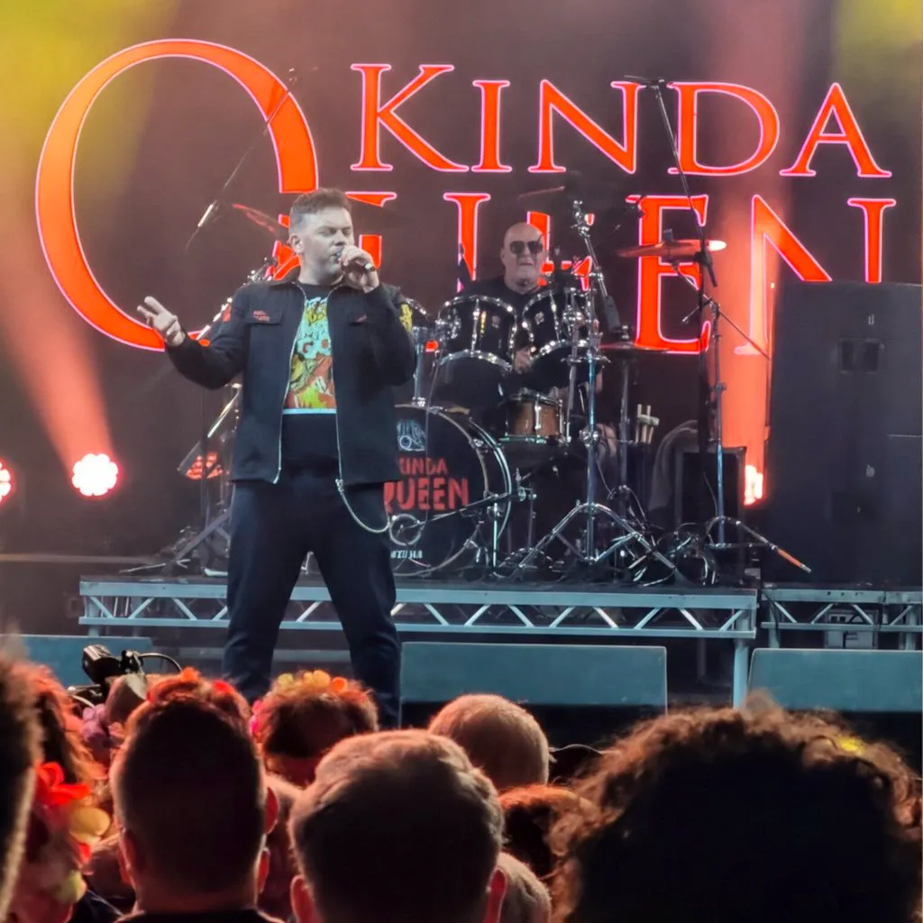 Kinda Queen (A Tribute to QUEEN) Live at The Stirling Castle at The Stirling Castle