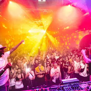 FREE TICKETS + FREE DRINKS: House & Disco All Night Long!