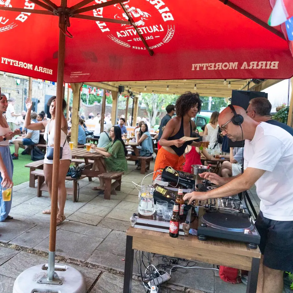 Garden Party w/ Reggae Locksmiths (DJ Andy Smith ex Portishead) at The Elmhurst