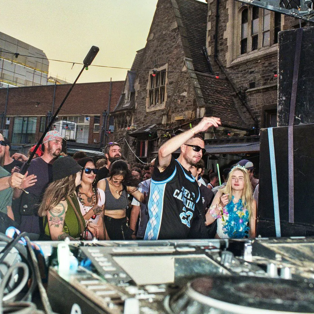 Leighton x Kuns Jungle Summer Motive at Lakota Gardens