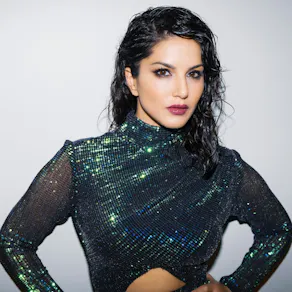 DJ SUNNY LEONE: Live in Glasgow: BollyNasha Party