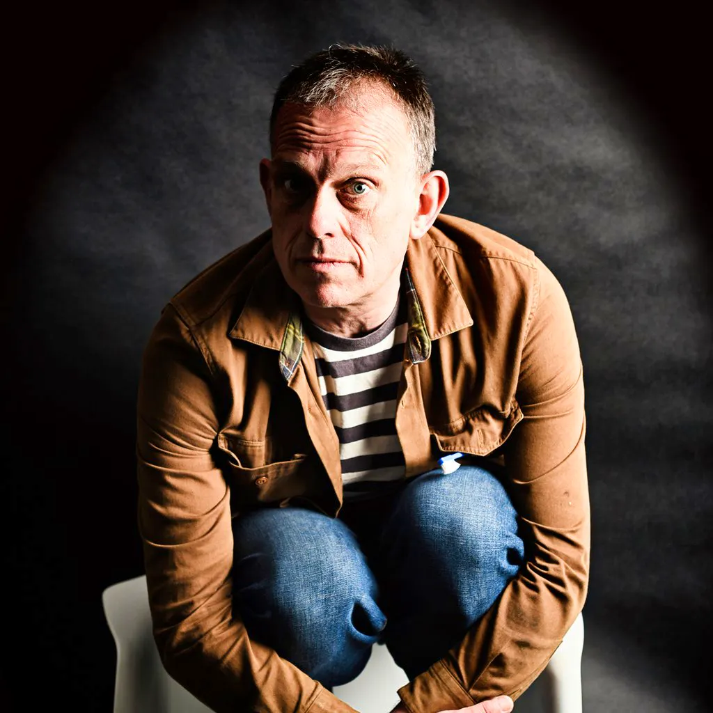 Tom Hingley (ex-Inspiral Carpets) Solo Acoustic Show at Chew's Yard