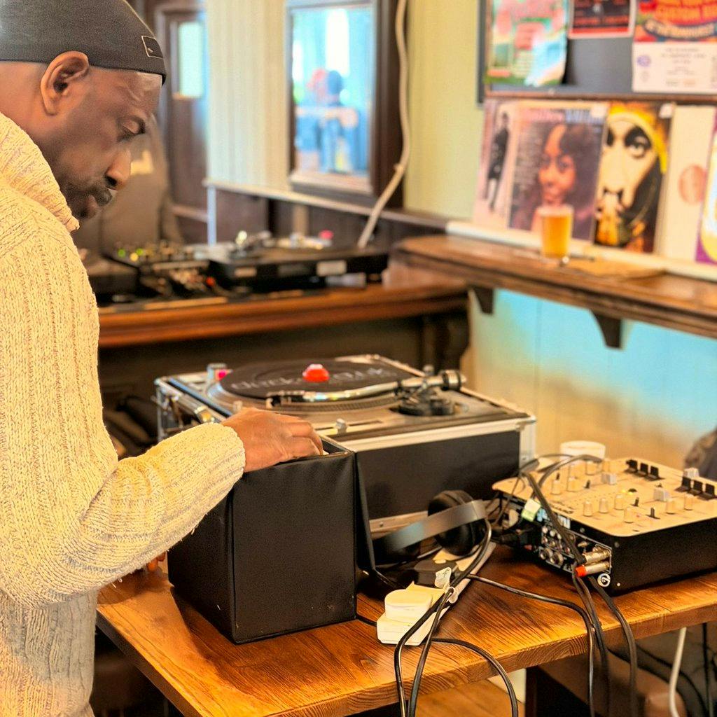 Vinyl Diggers 'Social' at The Elmhurst